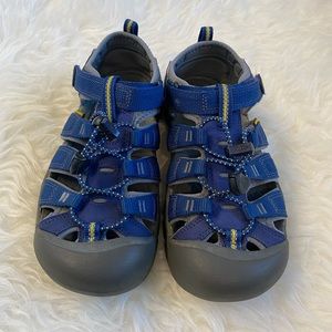 Keen Newport H2, big kids’ size 4